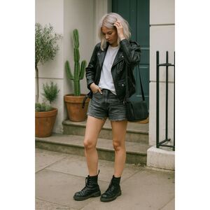 Dr. Martens Black Leather 8 Hole Lace up Boots   Women's Size 9